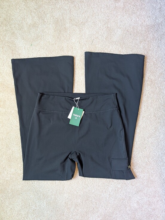 HALARA Pants - NWT Halara Black Daystretch High Waisted Ruched Flare Workout Leggings Pants